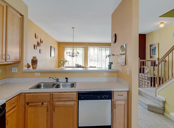 4th image of 2984 Kentshire Cir