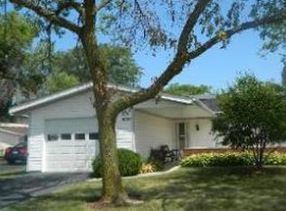 1099 Woonsocket Ct, Schaumburg, IL 60193