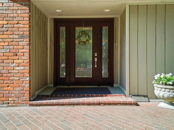 2nd image of 3090 Parkwood Dr