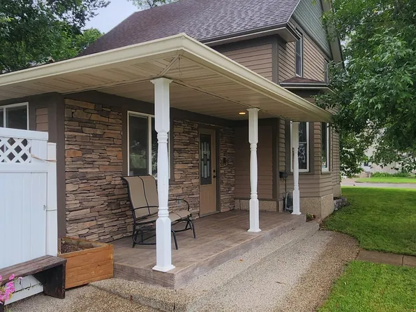 207 6th Ave NW, Valley City, ND 58072