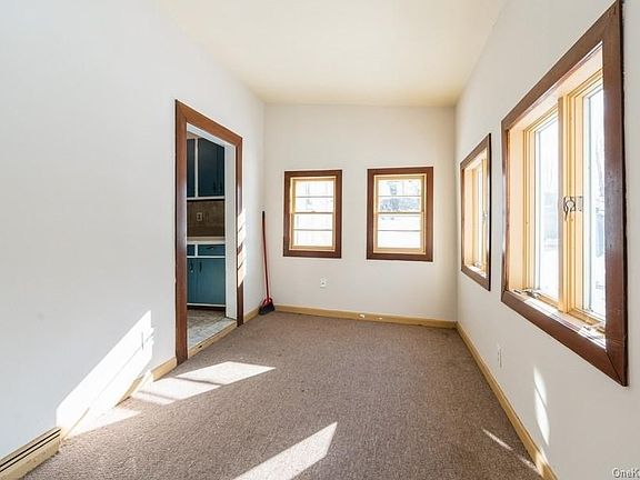 3rd image of 445 Haviland Dr