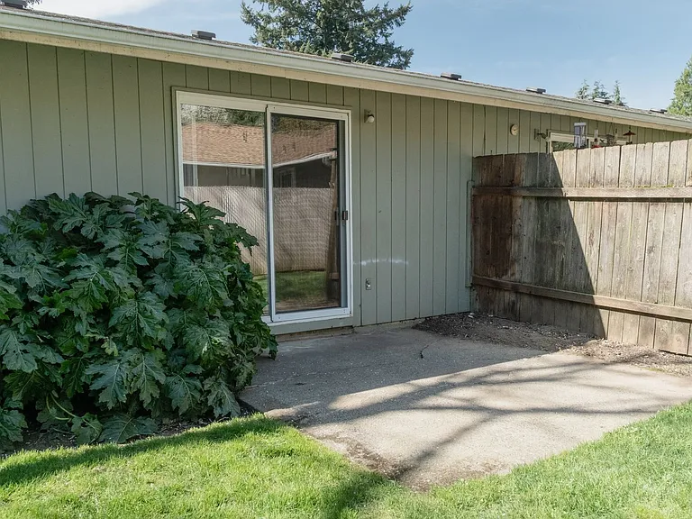 4645 SE King Rd — Photo 11