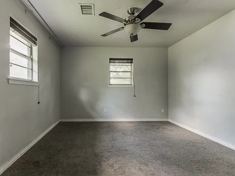 105 Paul Ave — Photo 13