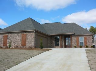 124 Clearview Dr W, Madison, MS 39110