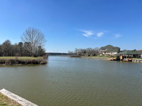 7 Wildwood Lake Dr, Huntsville, TX 77340
