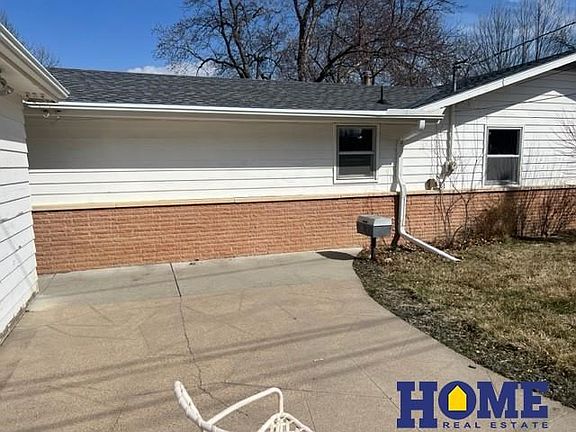 3rd image of 219 Greenwood Ave