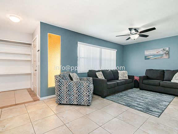 2nd image of 922 SE 25th Ln