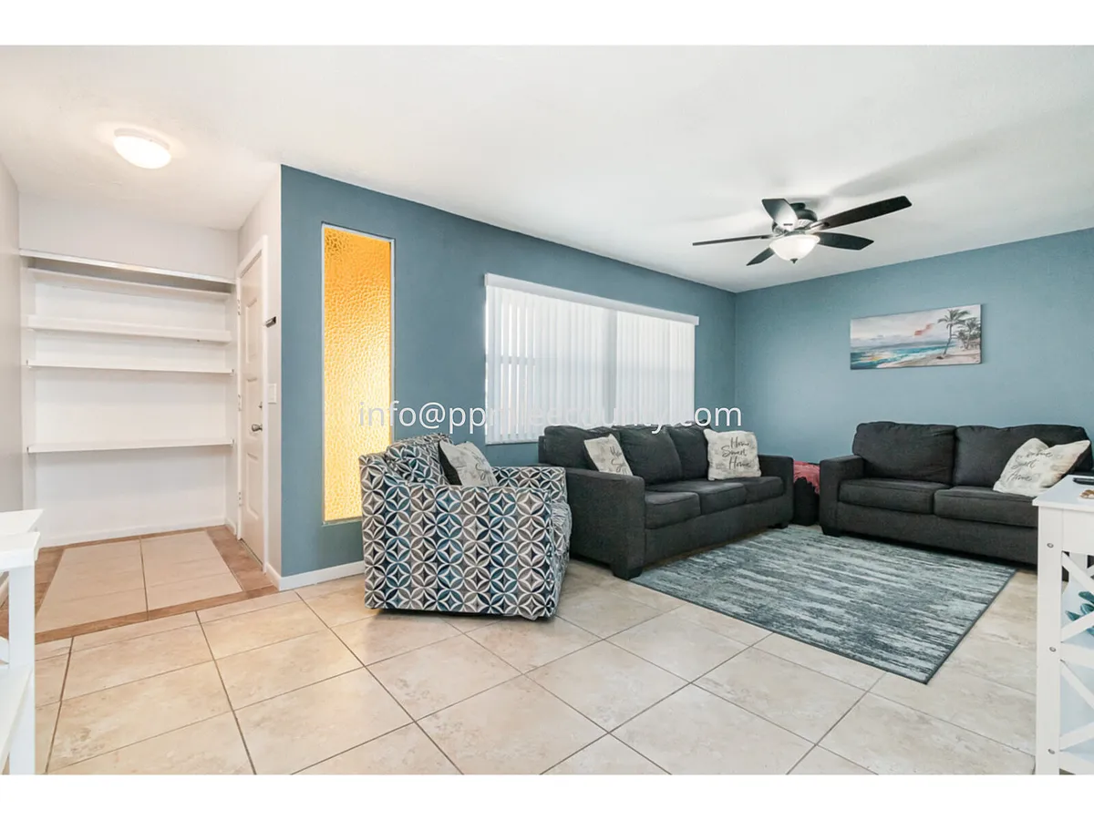 Building Photo - 922 SE 25th Ln