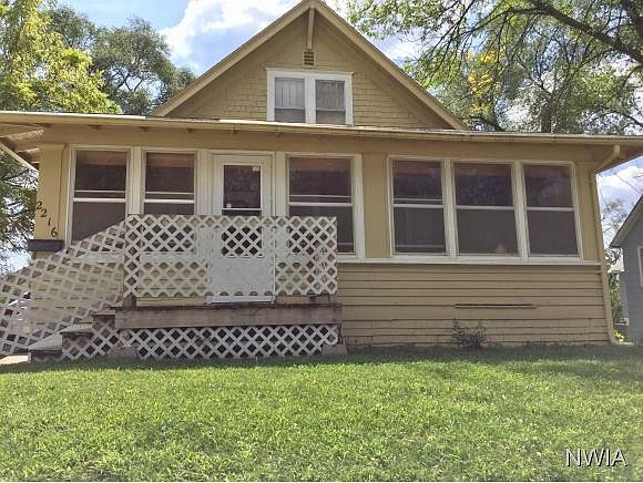 1st image of 2216 W 4th St