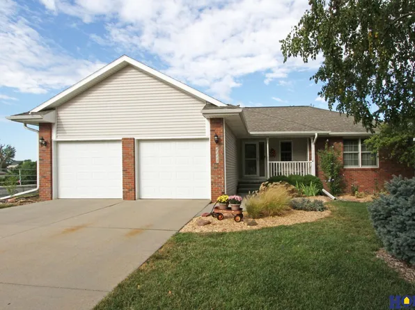 6949 Glass Ridge Dr, Lincoln, NE 68526