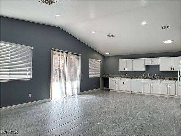 2nd image of 9419 Graceful Gold St