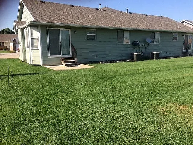 Back view - 221 S Maize Rd #27