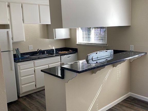2nd image of 119 Crescent Ave APT 3