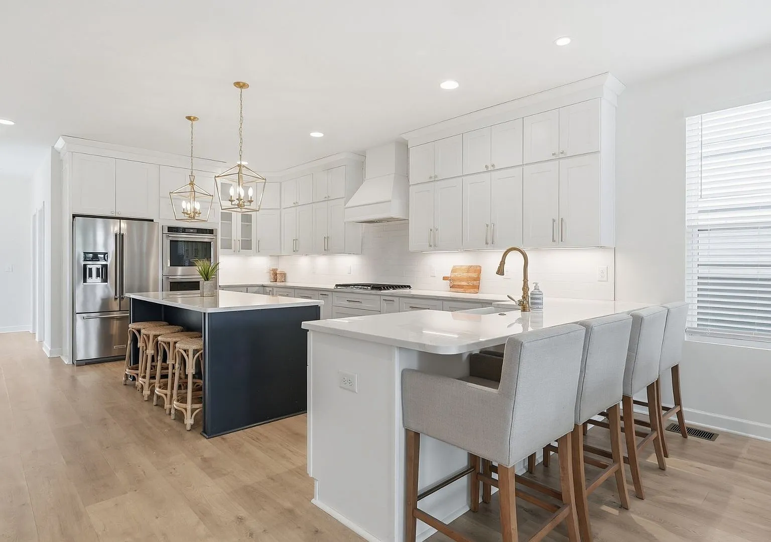Luxurious house close to Farmers Market near Germantown — Photo 4
