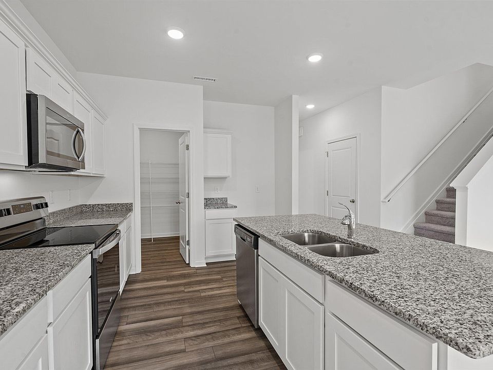 1st image of 924 Rift Valley Dr