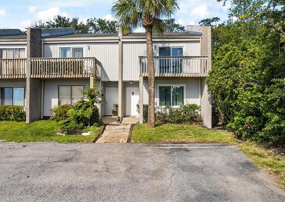 1st image of 900 Lanier Blvd APT 10