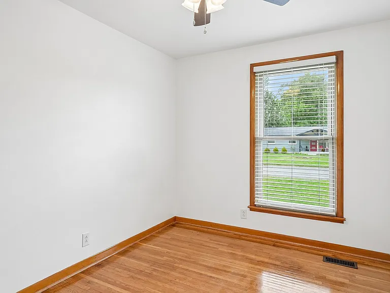 6609 Beacon Ln — Photo 8