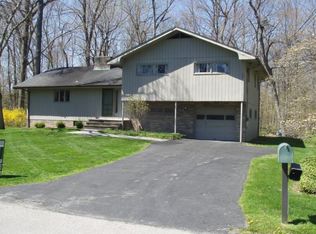 4 Pat Dr, Poughkeepsie, NY 12603