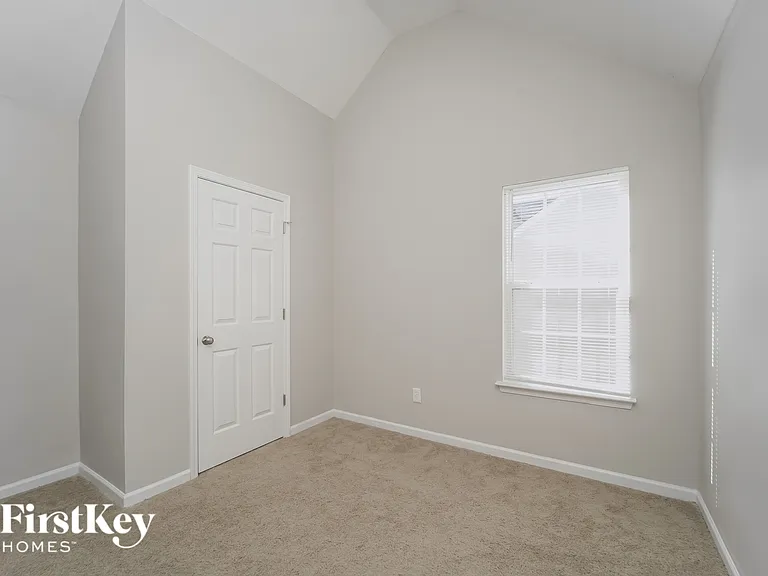 7008 Hidden Creek Dr — Photo 12