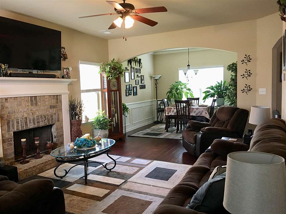 2nd image of 208 Amelia Dr