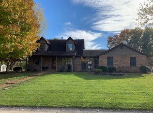 4 Sequoia Dr, Troy, IL