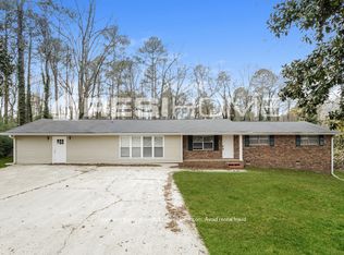 6101 King Arthur Dr, Douglasville, GA 30135