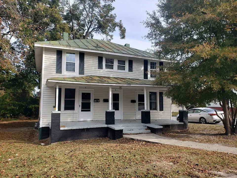 1500 W 4th St