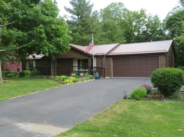 1251 N Lake Vista Dr, Crawfordsville, IN 47933