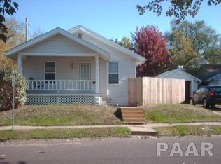 912 N 4th St, Pekin, IL 61554