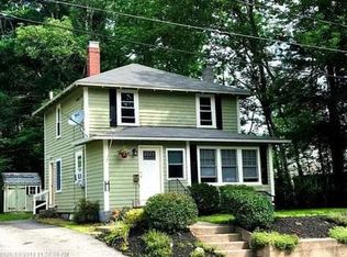 17 Auburn St, Springvale, ME 04083