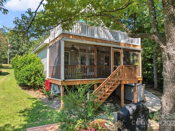 696 Springwood Dr, Mount Gilead, NC 27306