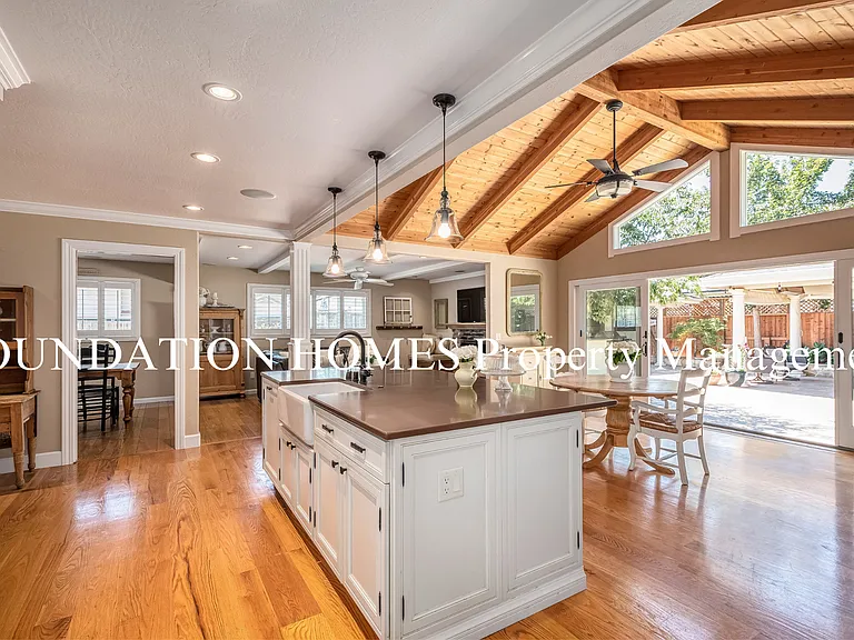 32 Devonshire Dr — Photo 6