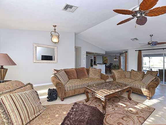 2nd image of 180 Snowberry Ct