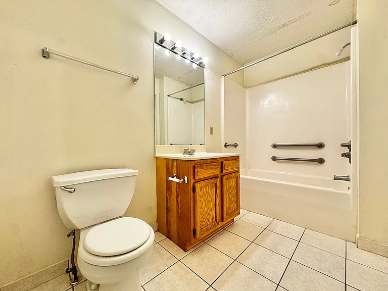 Forest Creek Apartments — Photo 44