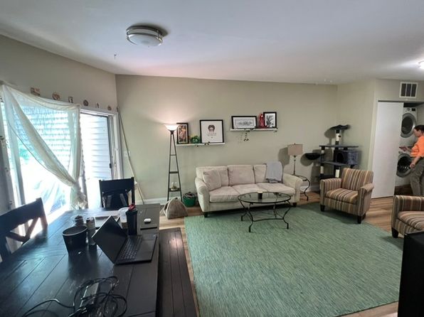 2221 Center Ave #A