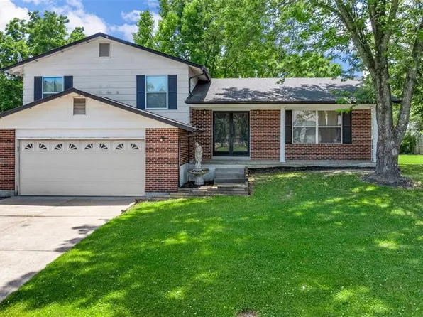 10 Redbud Dr, Warrenton, MO 63383