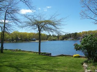 16 Lakeview Trl, Ridge, NY 11961