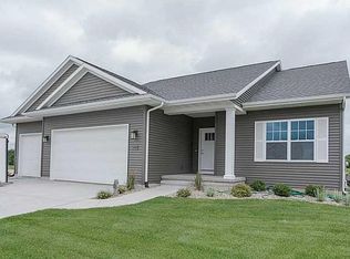 1326 Stratton Dr NE, Cedar Rapids, IA 52402