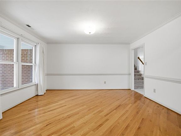 4th image of 928 Fox Ridge Trl