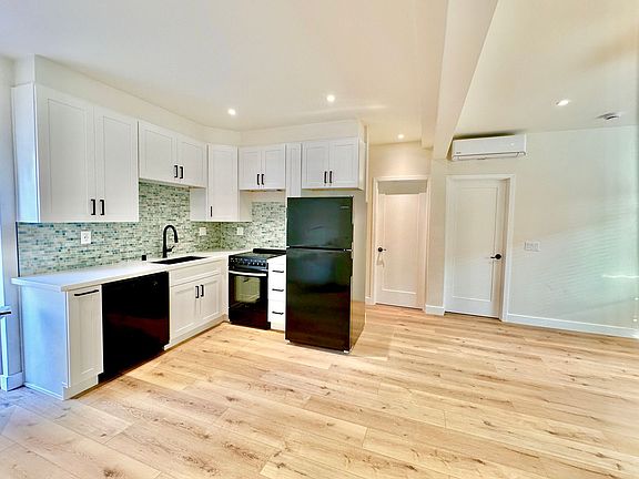 2nd image of 4633 Narragansett Ave