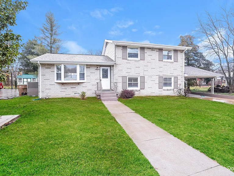 3106 Richmond Hill Dr — Photo 2