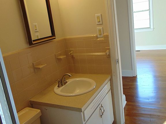 5th image of 1301 Marshall St