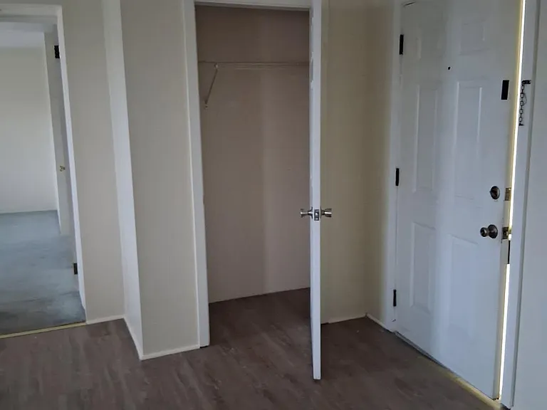 76 Queen St #78-1/2 — Photo 3