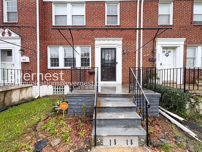 1515 Tunlaw Rd — Photo 2