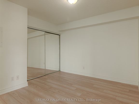 4th image of 275 Yorkland Rd Unit 802