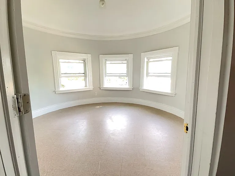 345 Bay St — Photo 11