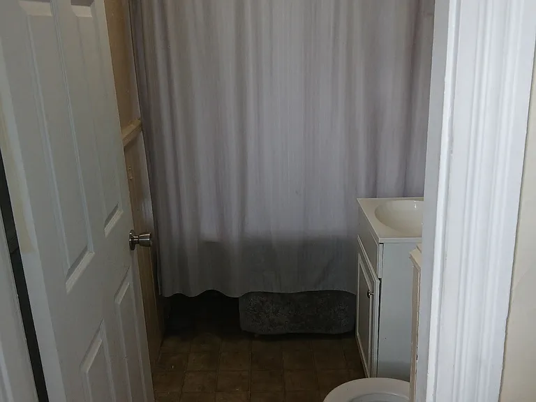317 Grove St #3F — Photo 4