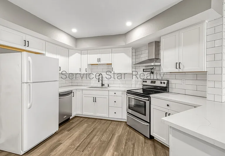 7318 N 43rd Ln — Photo 4