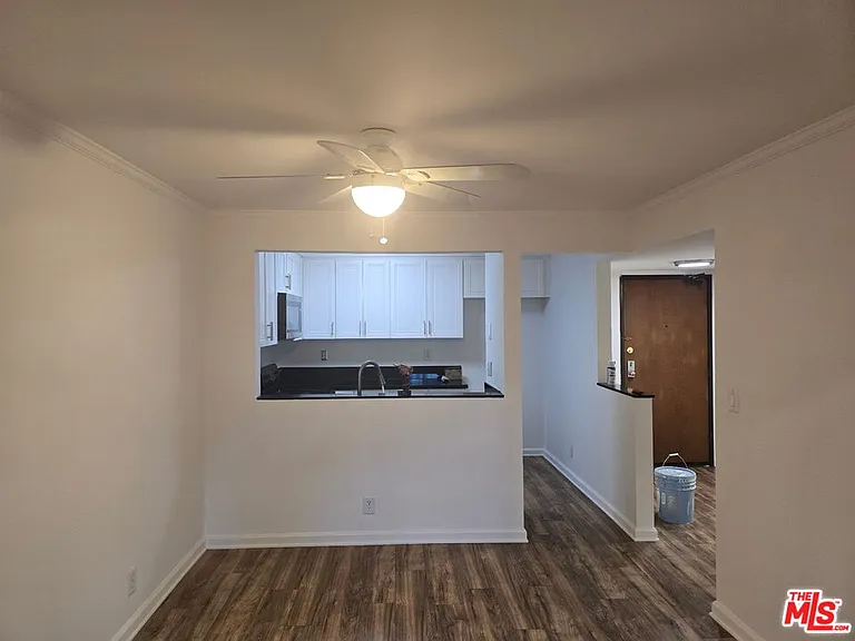 435 S Virgil Ave #113 — Photo 16