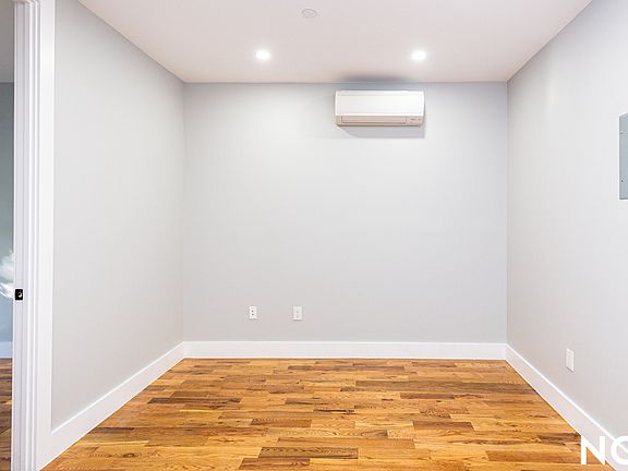5th image of 1048 Morris Ave #3D